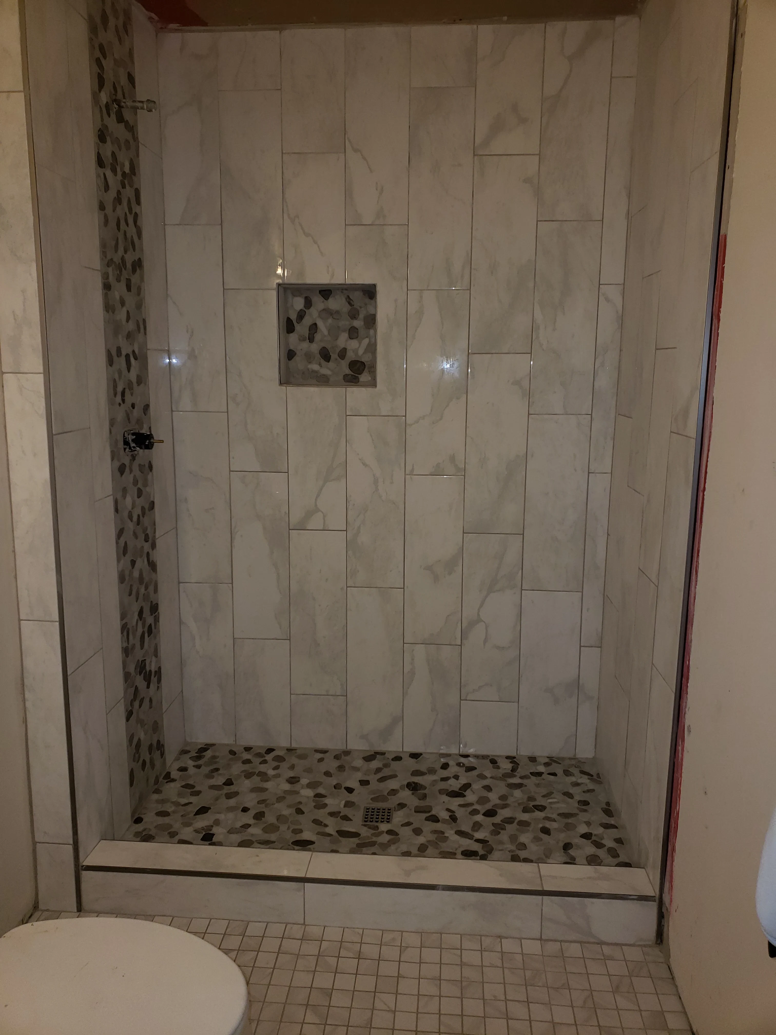 Porcelain Shower with Stone Accent